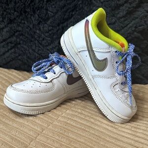 NIKE Kids White and Blue Sneakers Reflective Swoosh! 8C